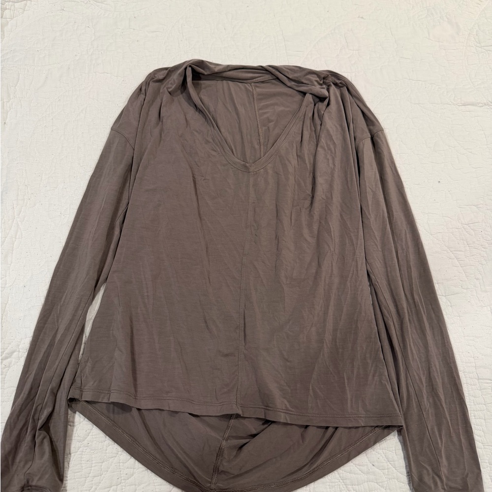 Lululemon deep stretch Women's Long Sleeve V-Neck Top - Brown
